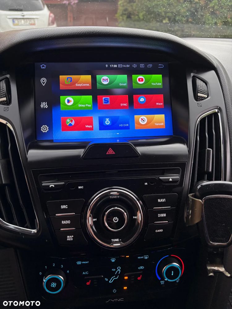 Ford Focus 1.6 SYNC Edition - 24