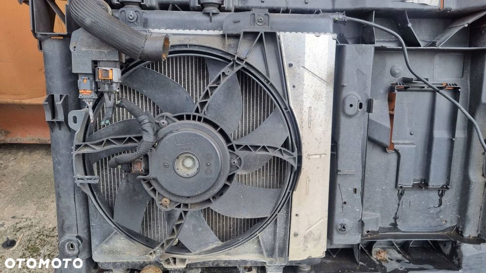 peugeot 2008 208 1.4 1.2 vti hdi pas przedni chłodnica wody wentylator - 9