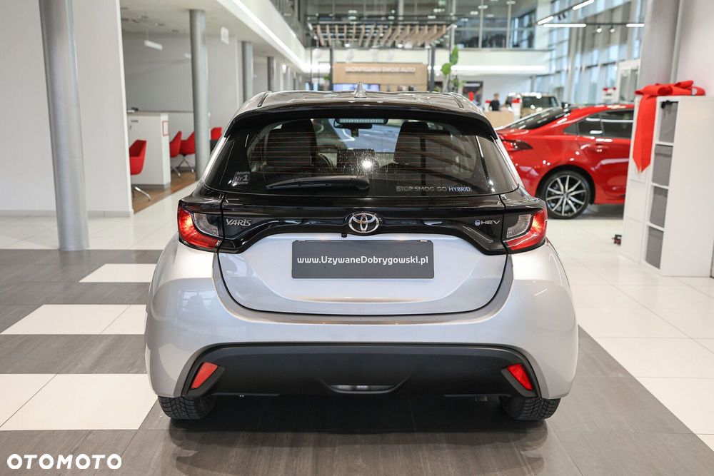 Toyota Yaris 2024 photo 4