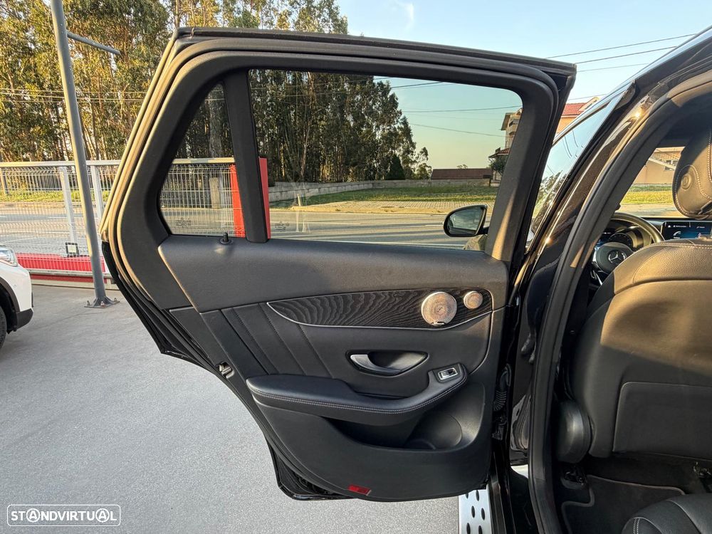 Mercedes-Benz GLC 300 de 4Matic 9G-TRONIC AMG Line - 31