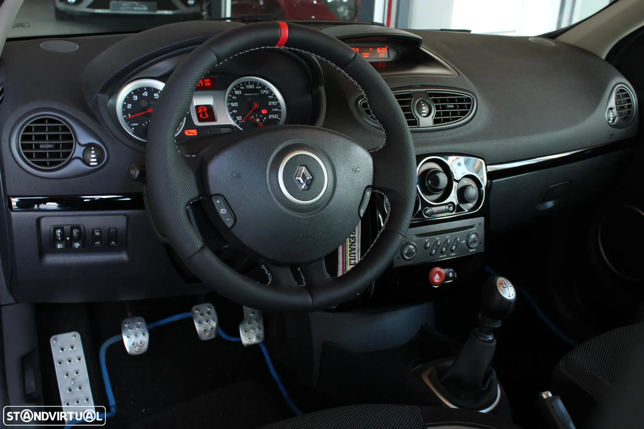 Renault Clio 2.0 16V RS - 18