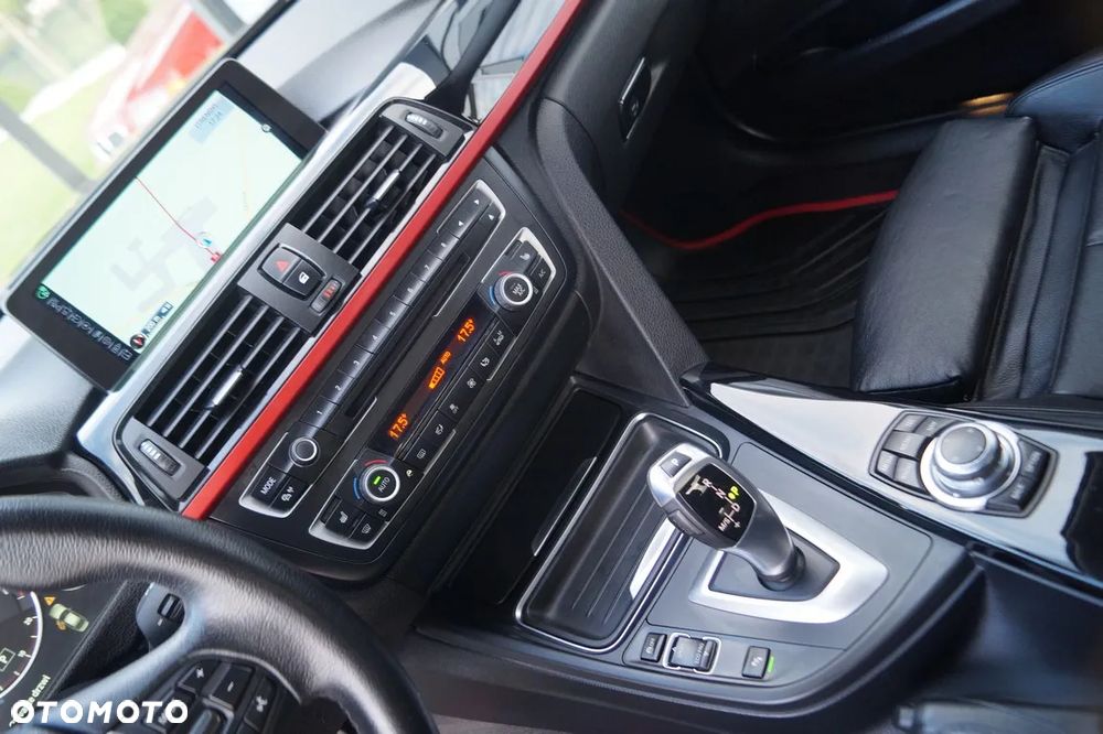 BMW Seria 3 328i xDrive Sport-Aut Sport Line - 16