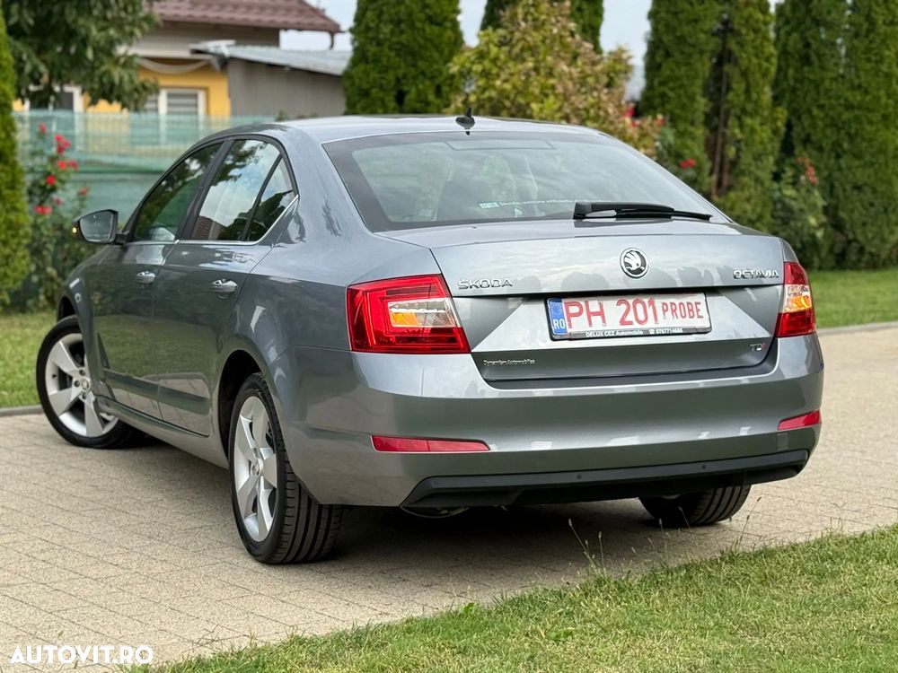 Skoda Octavia 2.0 TDI DSG Style - 3