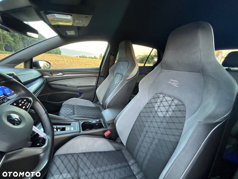 Volkswagen Golf 1.5 eTSI OPF DSG R-Line - 29