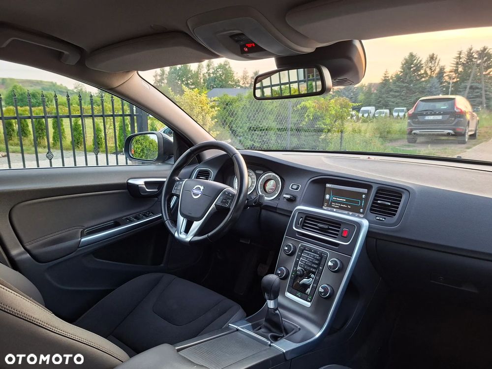 Volvo S60 D3 Momentum - 19