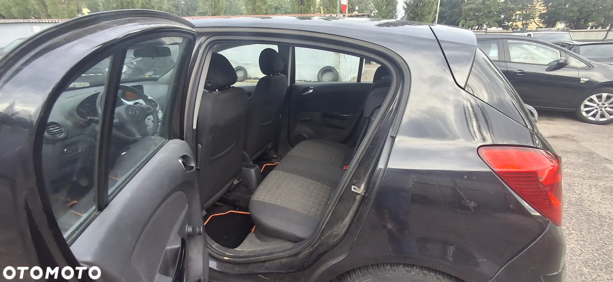 Opel Corsa 1.4 16V Active - 12