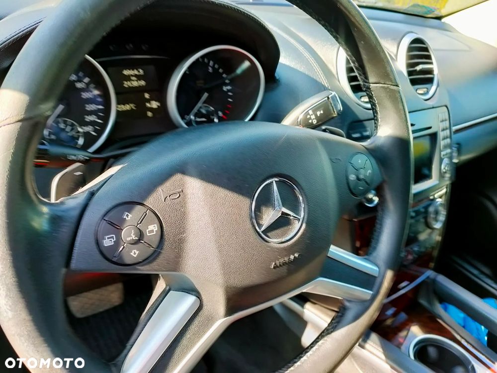 Mercedes-Benz ML - 21