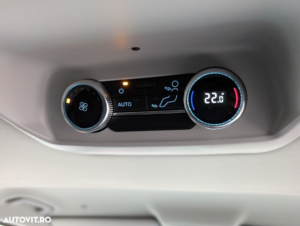 Ford Tourneo Custom - 31