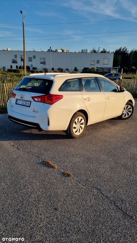 Toyota Auris - 4