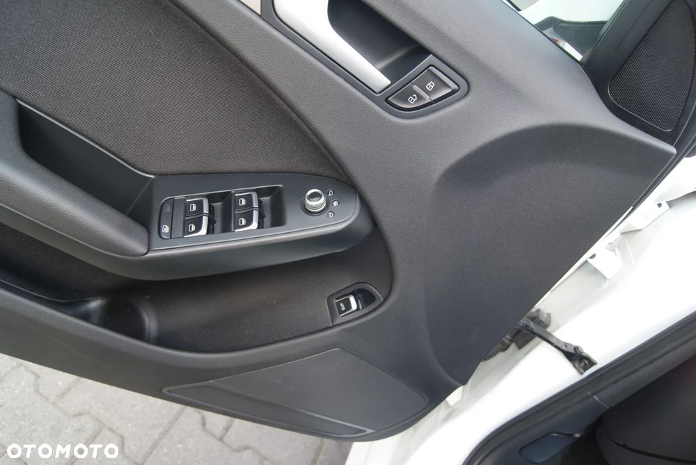 Audi A4 Avant 2.0 TDI DPF multitronic S line Sportpaket - 24