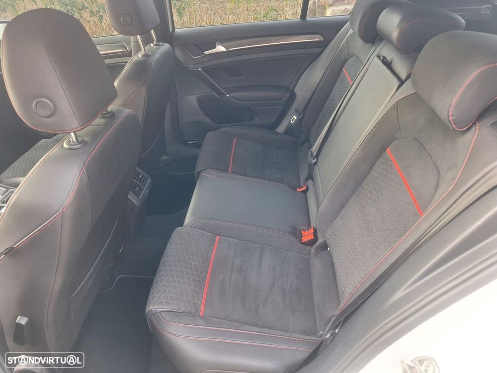 VW Golf 2.0 TSi GTi DSG Performance - 17