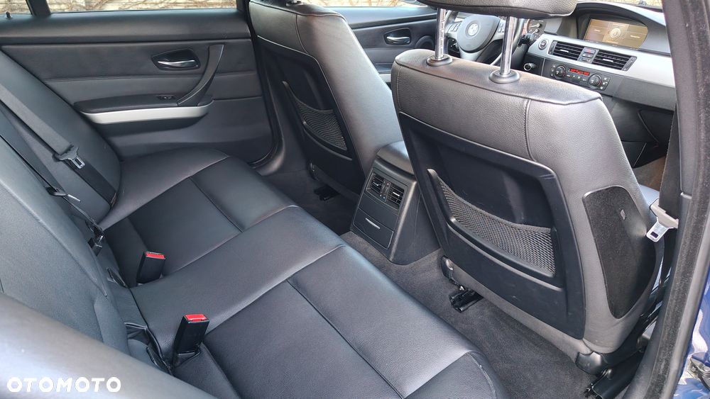 BMW Seria 3 325xi - 22