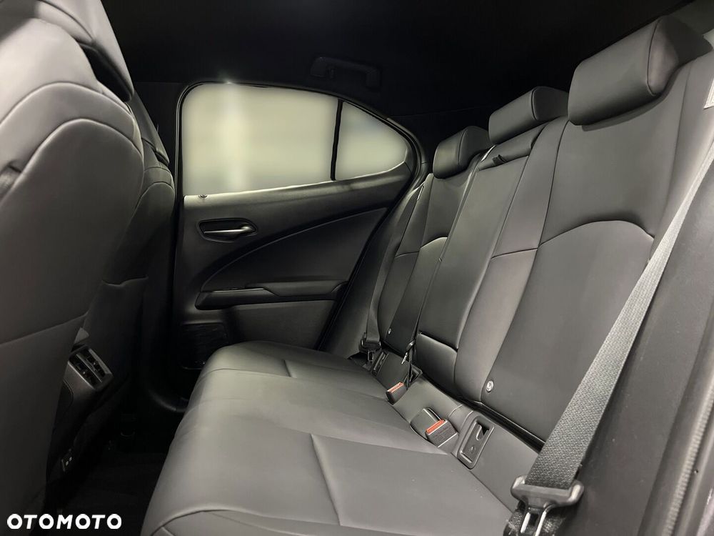 Lexus UX - 16