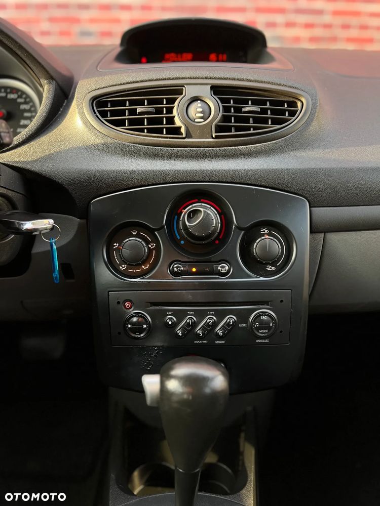 Renault Clio - 27