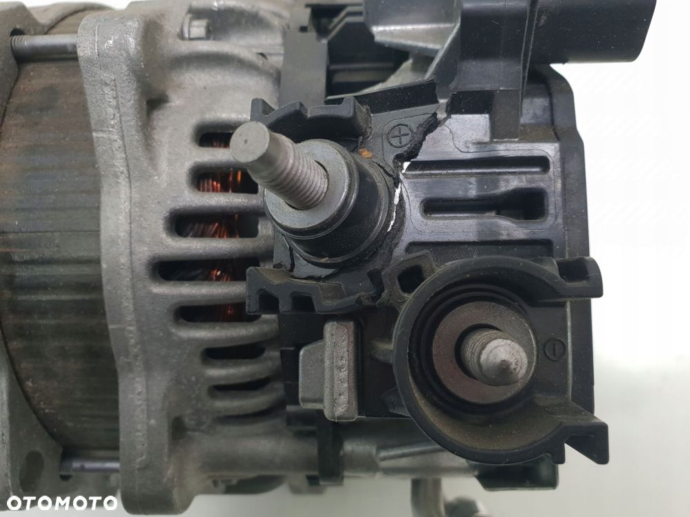 BMW G20 G21 G30 ALTERNATOR 8490438 - 8