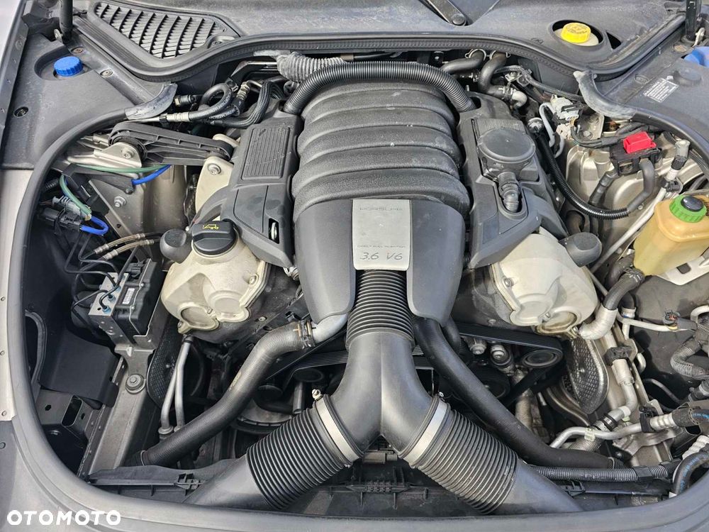 Porsche Panamera - 4