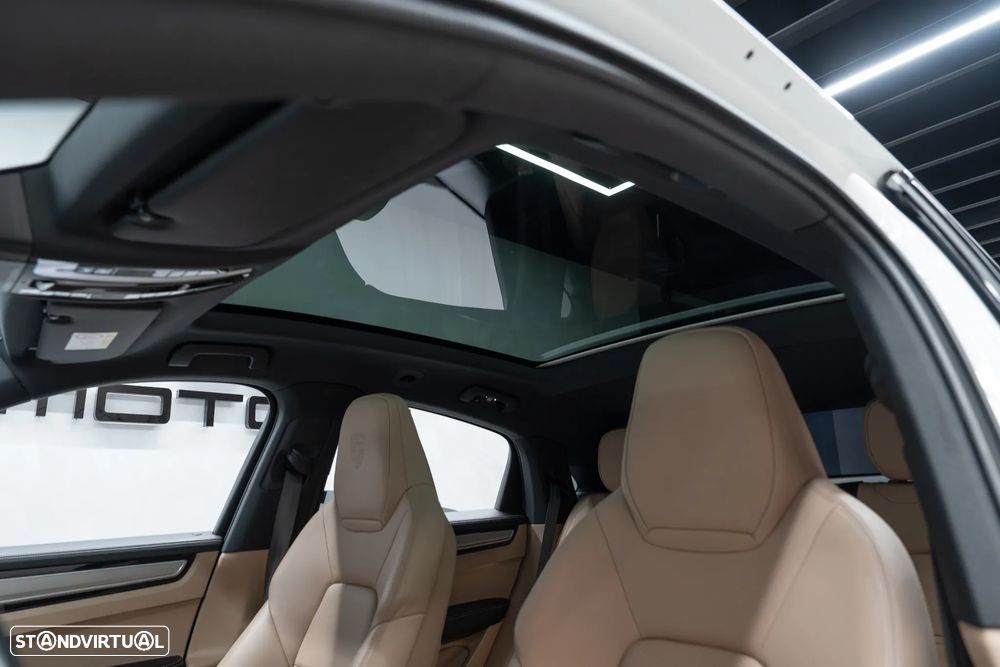 Porsche Cayenne Coupé E-Hybrid - 31