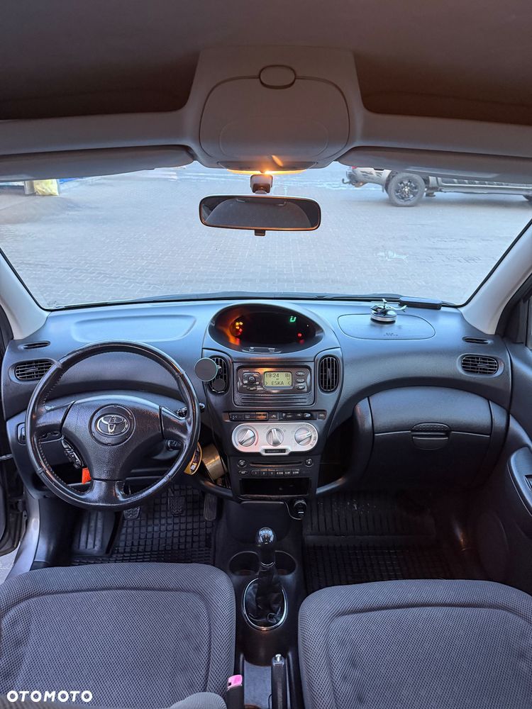 Toyota Yaris Verso 1.5 Sol - 10