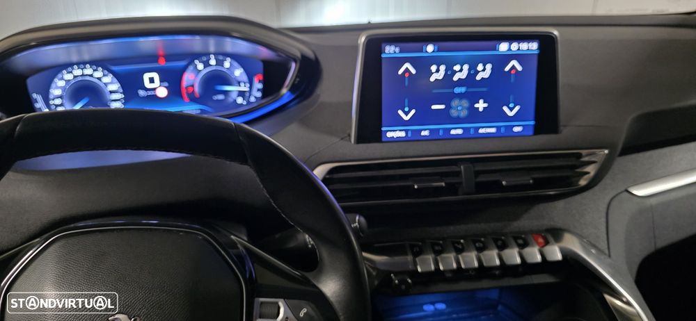 Peugeot 3008 1.2 PureTech Allure Pack - 18