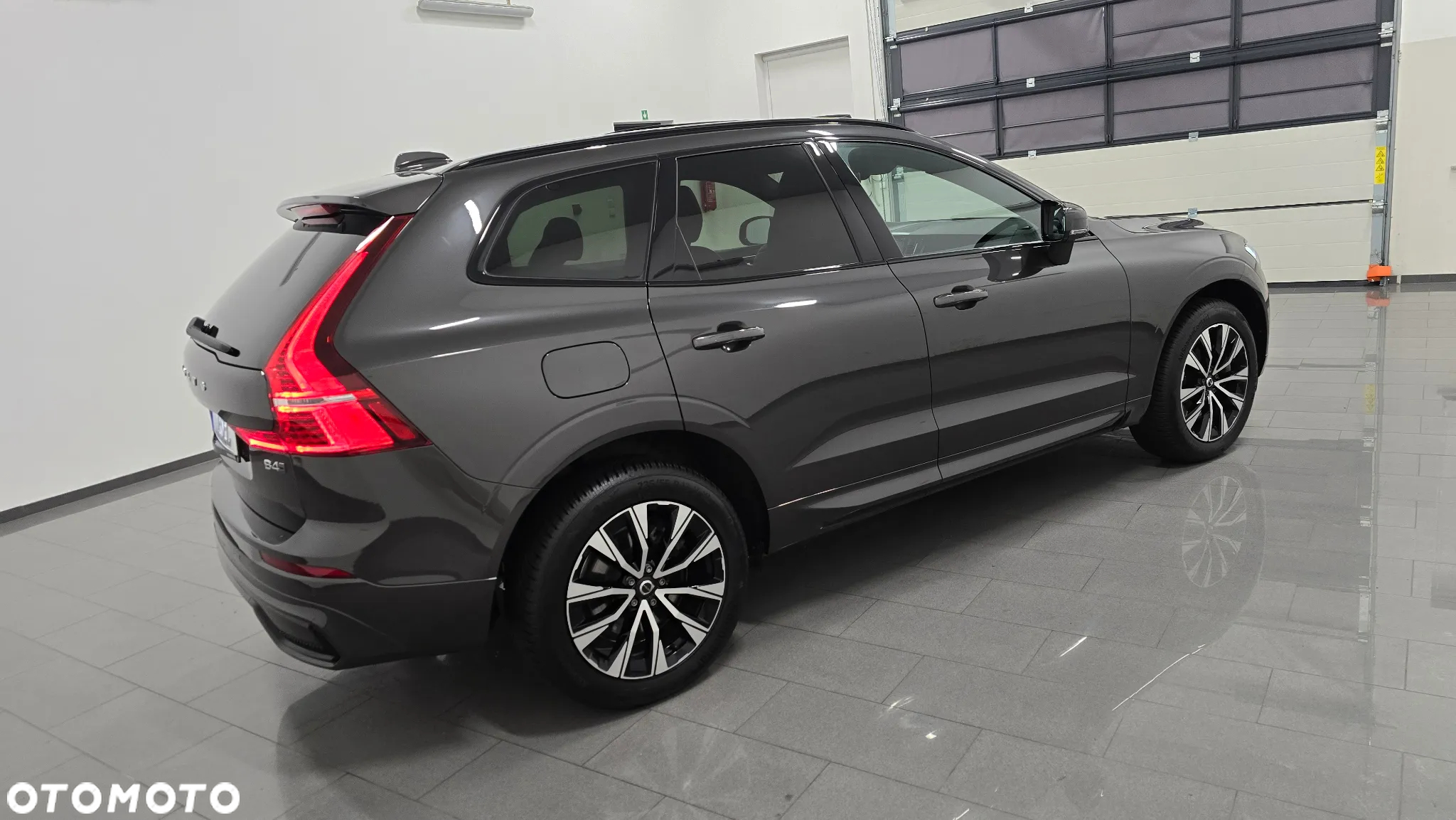 Volvo XC 60 B4 D AWD Plus Dark - 3