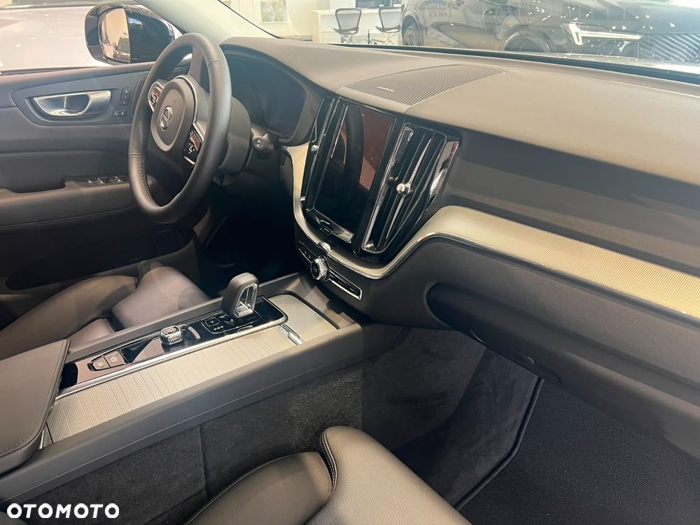 Volvo XC 60 T8 Plug-In Hybrid AWD Ultimate Dark - 19