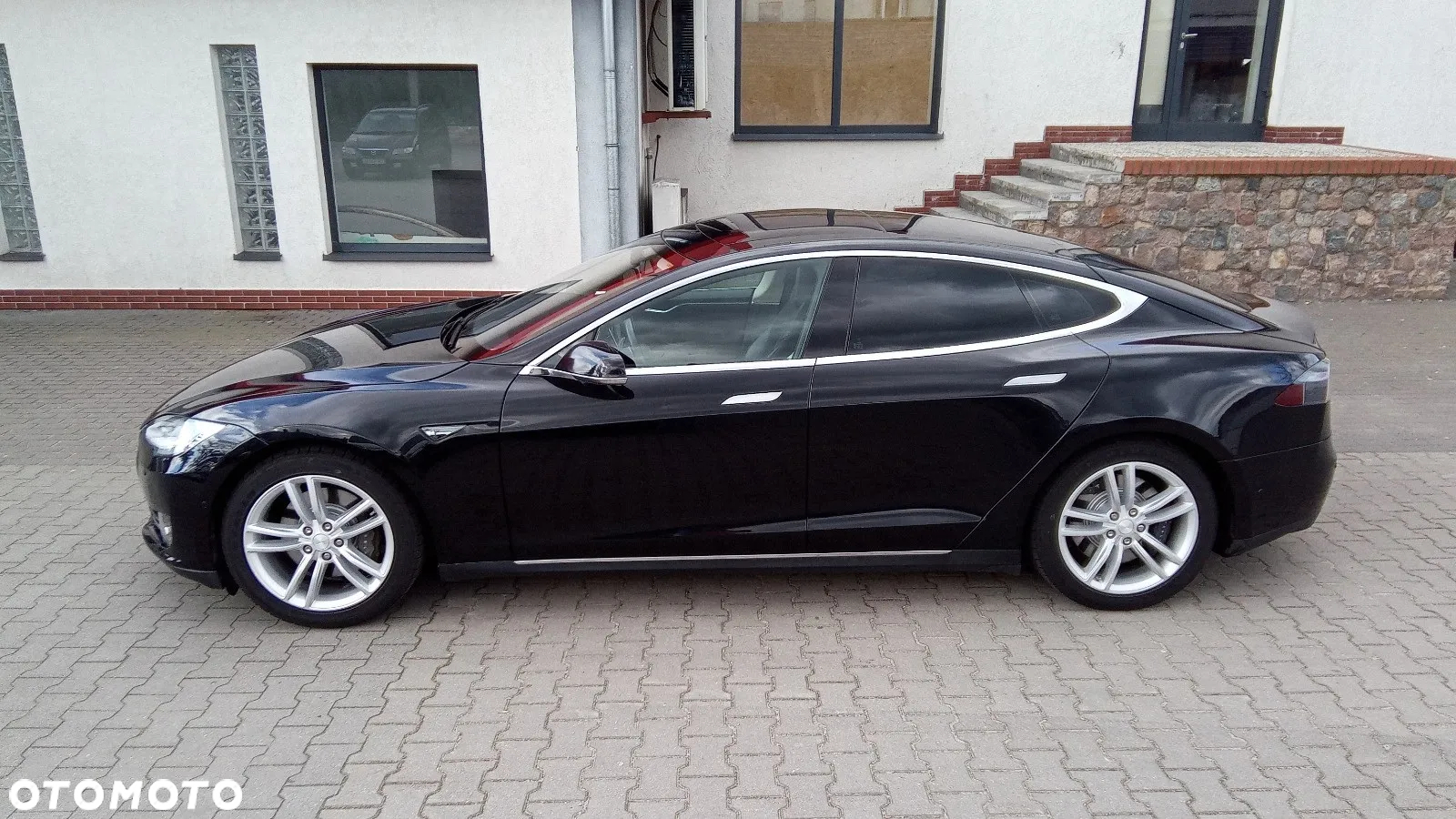 Tesla Model S Standard - 4