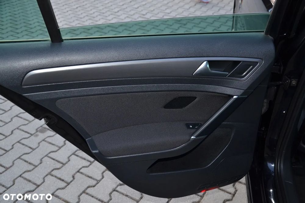 Volkswagen Golf Variant 1.6 TDI BMT Highline DSG - 23