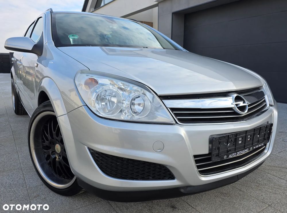 Opel Astra 1.7 CDTI DPF NAVI - 1