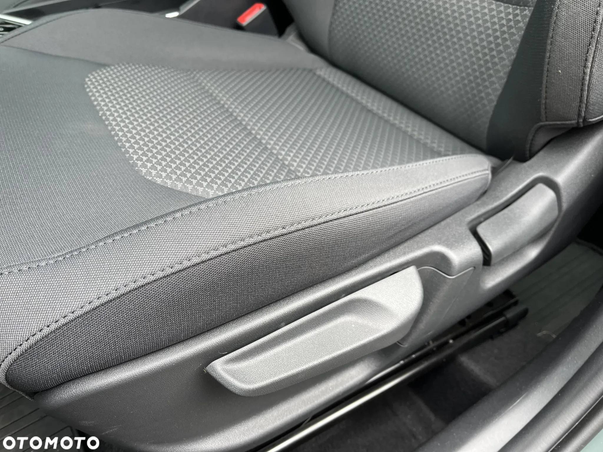 Kia Niro 1.6 GDI Plug-In Hybrid M - 12