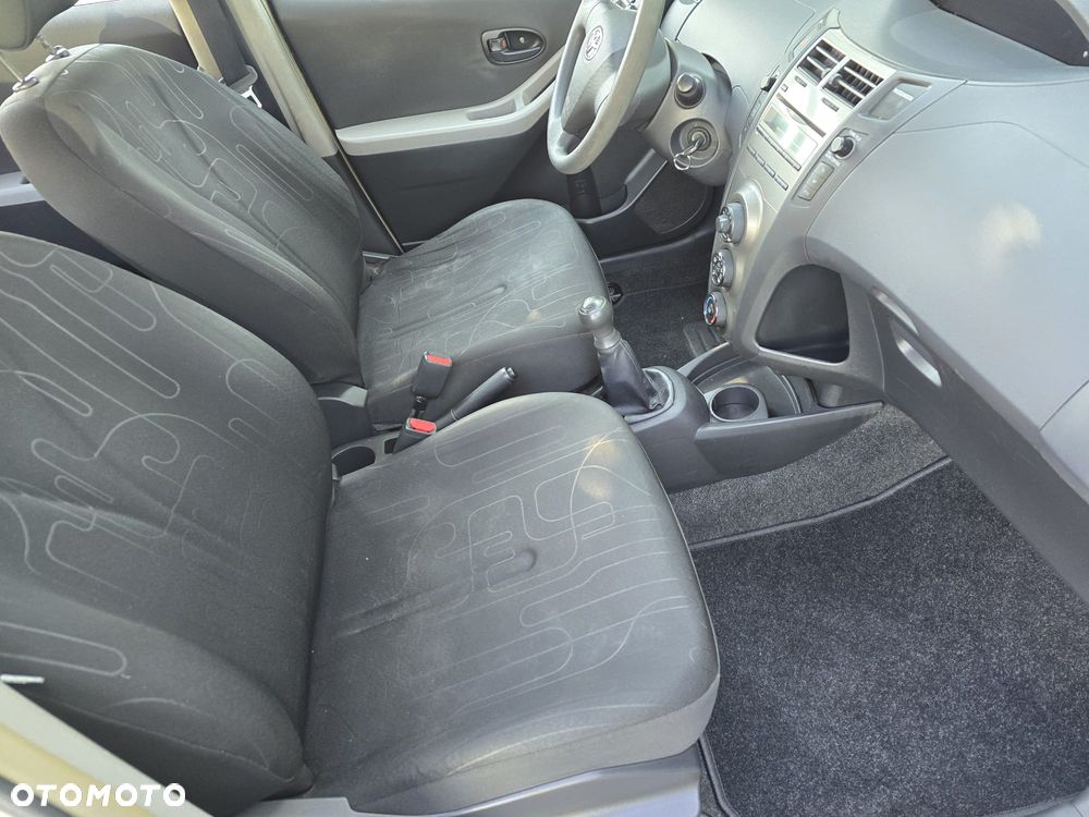 Toyota Yaris 1.0 Active - 8