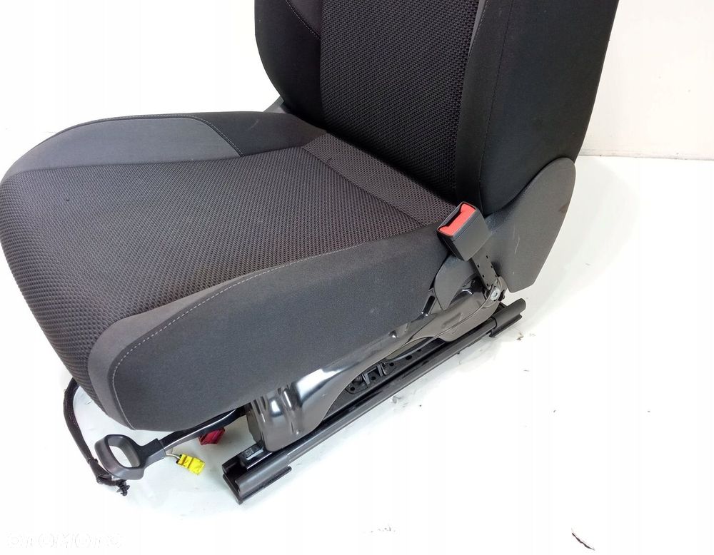 FOTEL PASAŻERA PRAWY VW TOURAN II 5T EUROPA - 5
