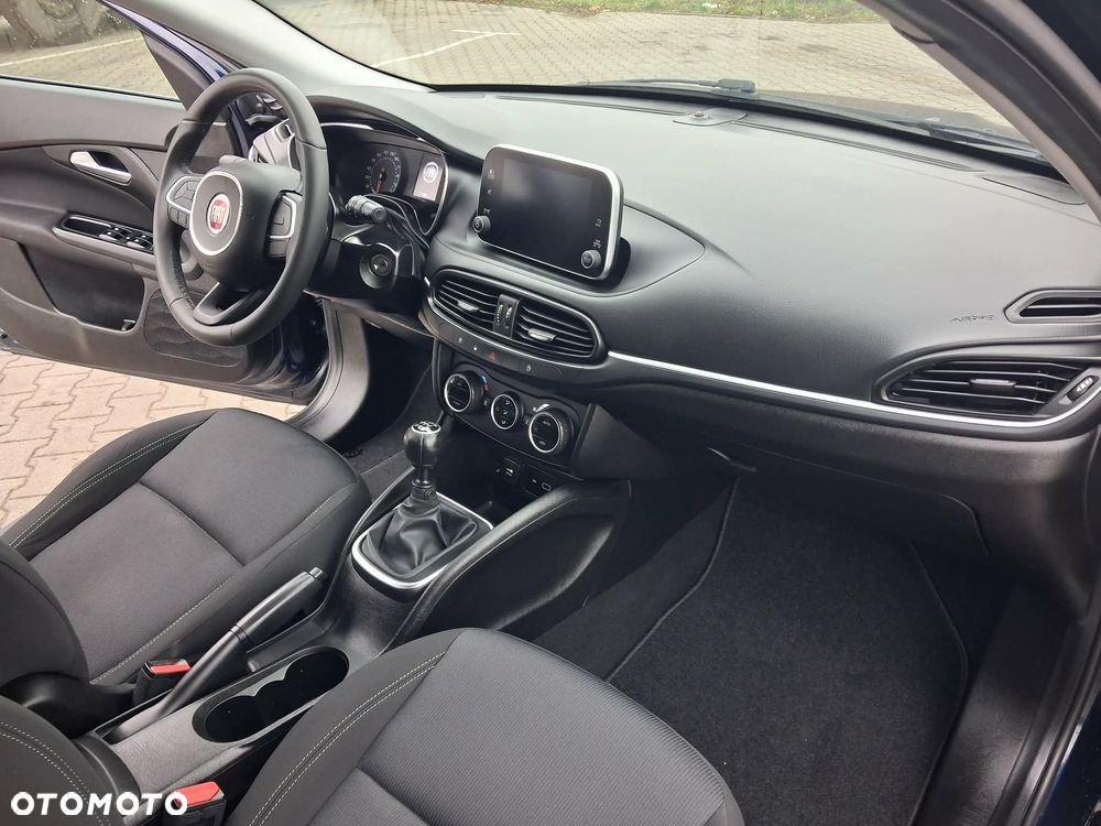 Fiat Tipo 1.4 T-Jet 16v Easy - 27