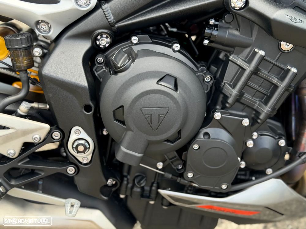 Triumph Street Triple 765 RS - 11