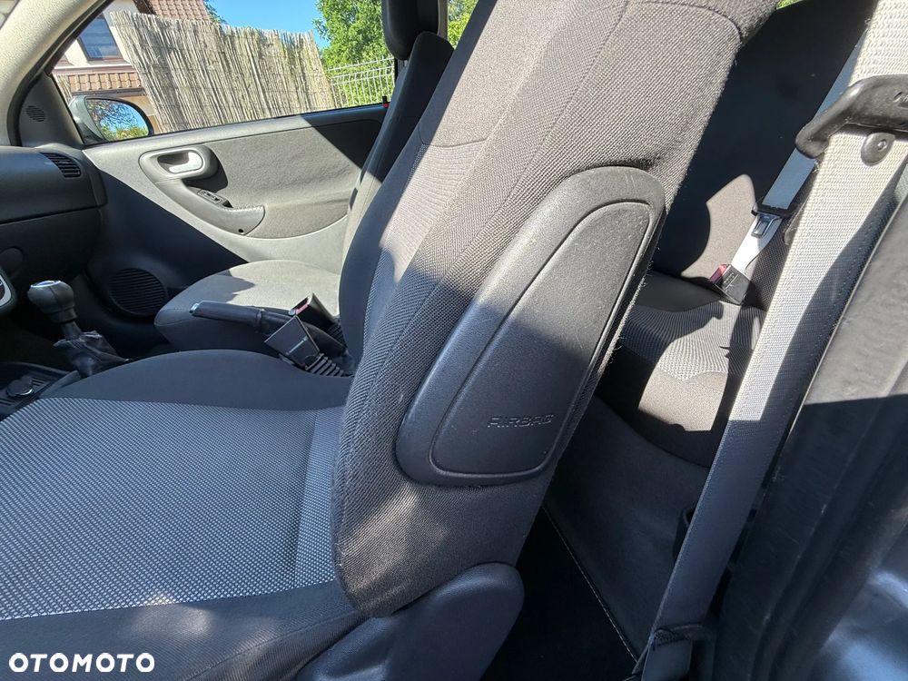 Opel Corsa 1.4 16V Sport - 13