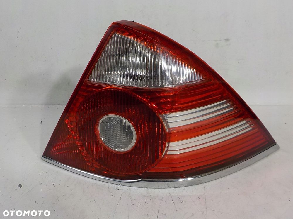 FORD MONDEO III MK3 HB SEDAN LIFT LAMPA PRAWA TYŁ TYLNA - 3