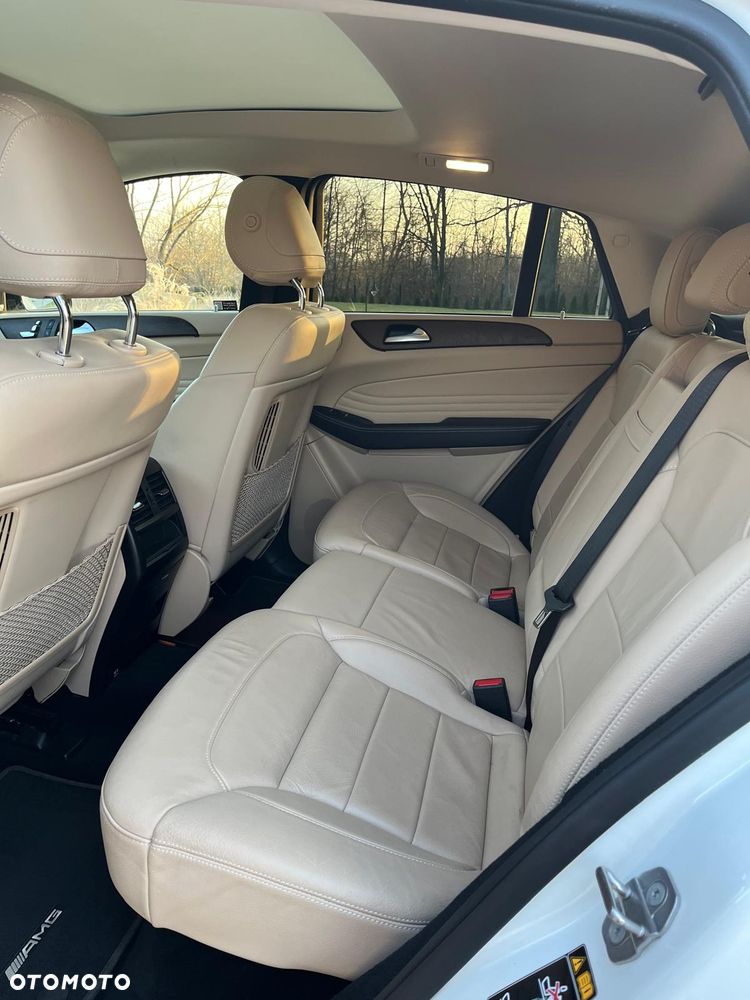 Mercedes-Benz GLC - 15