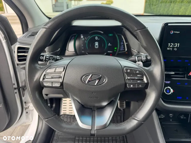 Hyundai IONIQ - 12