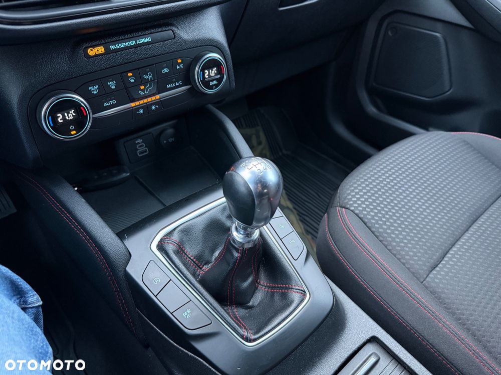 Ford Kuga 2.0 EcoBlue Hybrid ST-LINE - 26