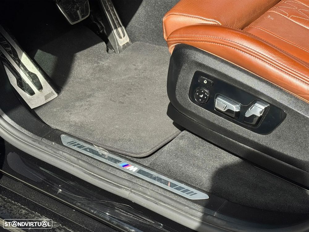 BMW X7 40 d xDrive Pack M - 23