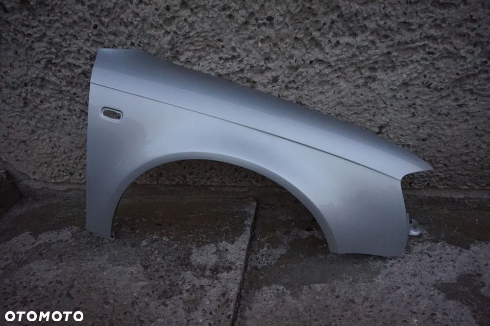 BŁOTNIK PRZEDNI PRAWY AUDI A4 B7 LY7W 04/07r - 1