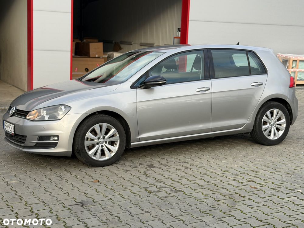 Volkswagen Golf - 5