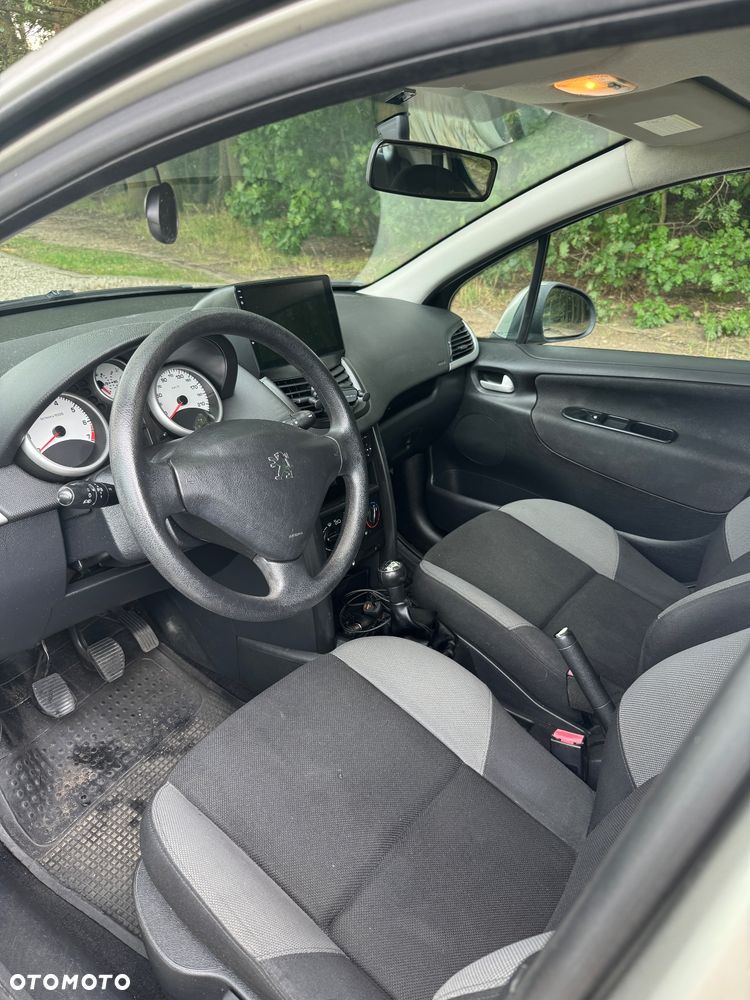 Peugeot 207 1.4 16V Trendy - 7