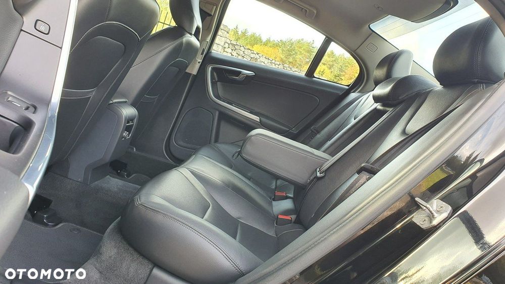 Volvo S60 D3 Geartronic Momentum - 9