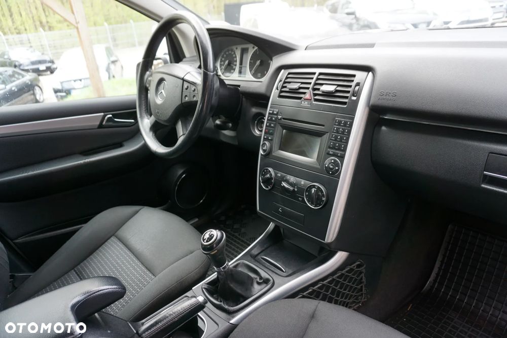 Mercedes-Benz Klasa B 180 CDI EU5 - 16