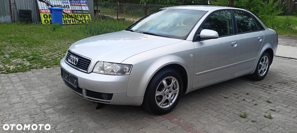 Audi A4 Limousine - 13