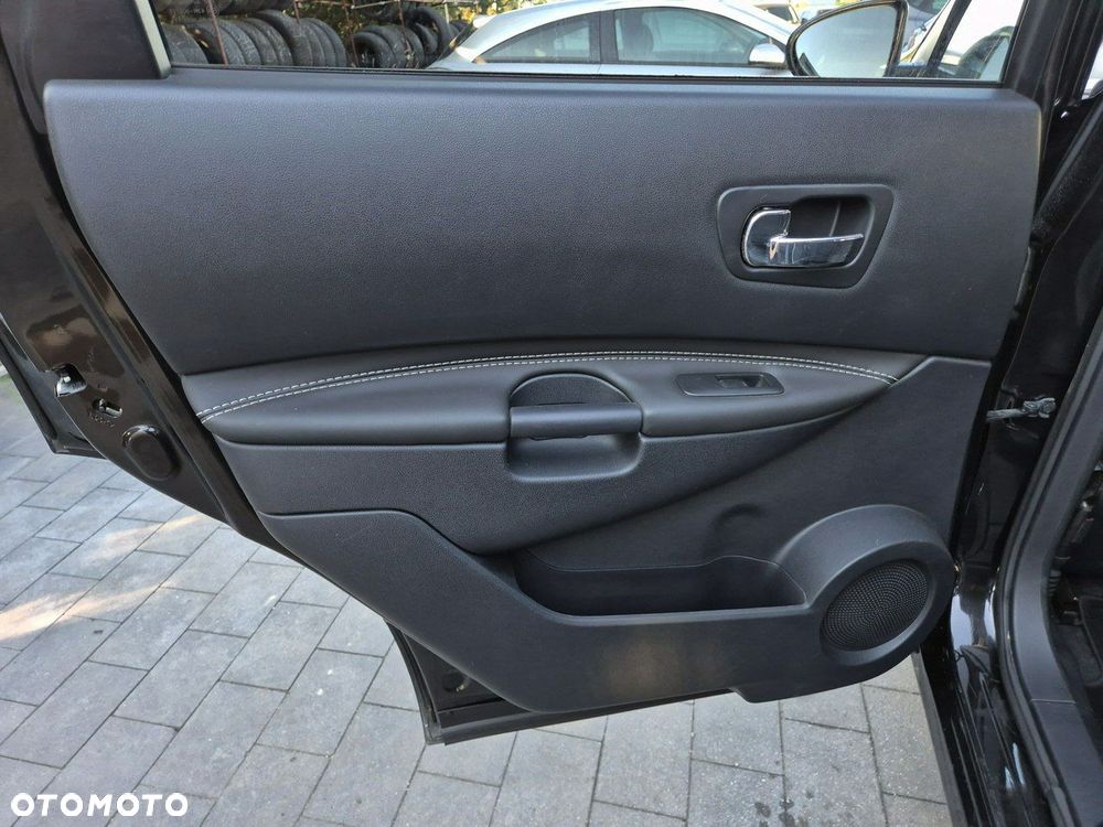 Nissan Qashqai+2 - 22