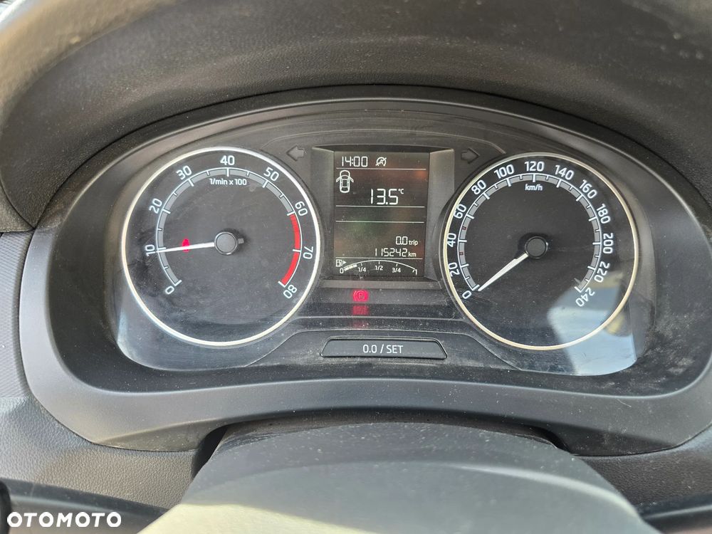 Skoda RAPID - 24