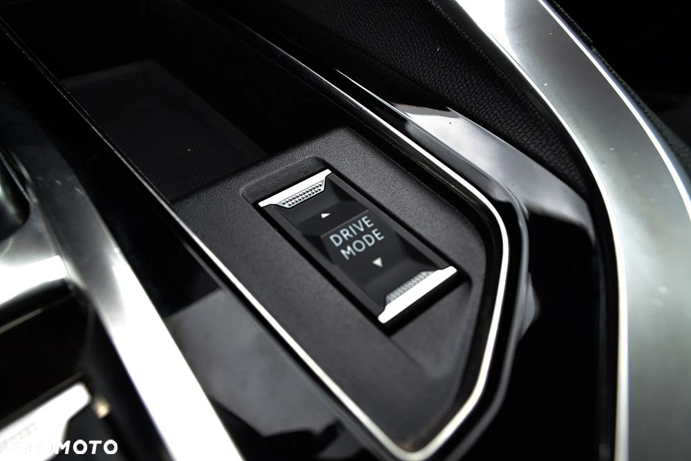 Peugeot 3008 1.5 BlueHDi GT S&S EAT8 - 36