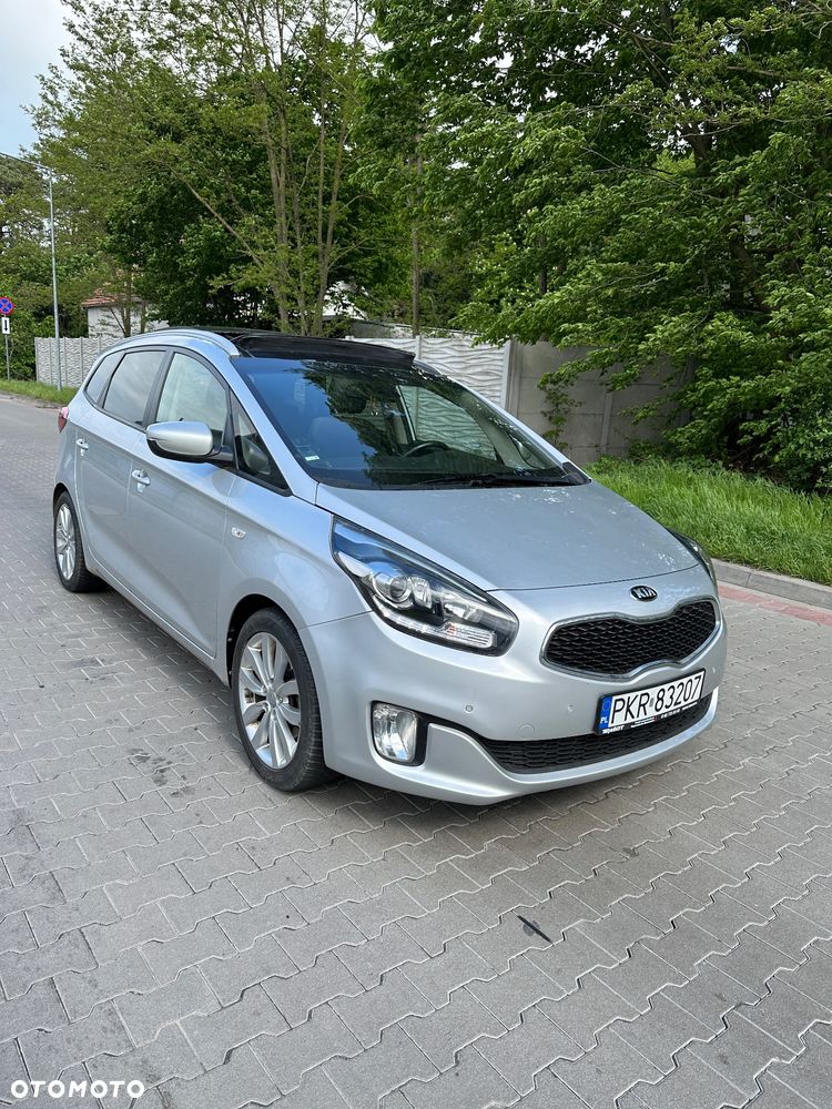 Kia Carens - 3