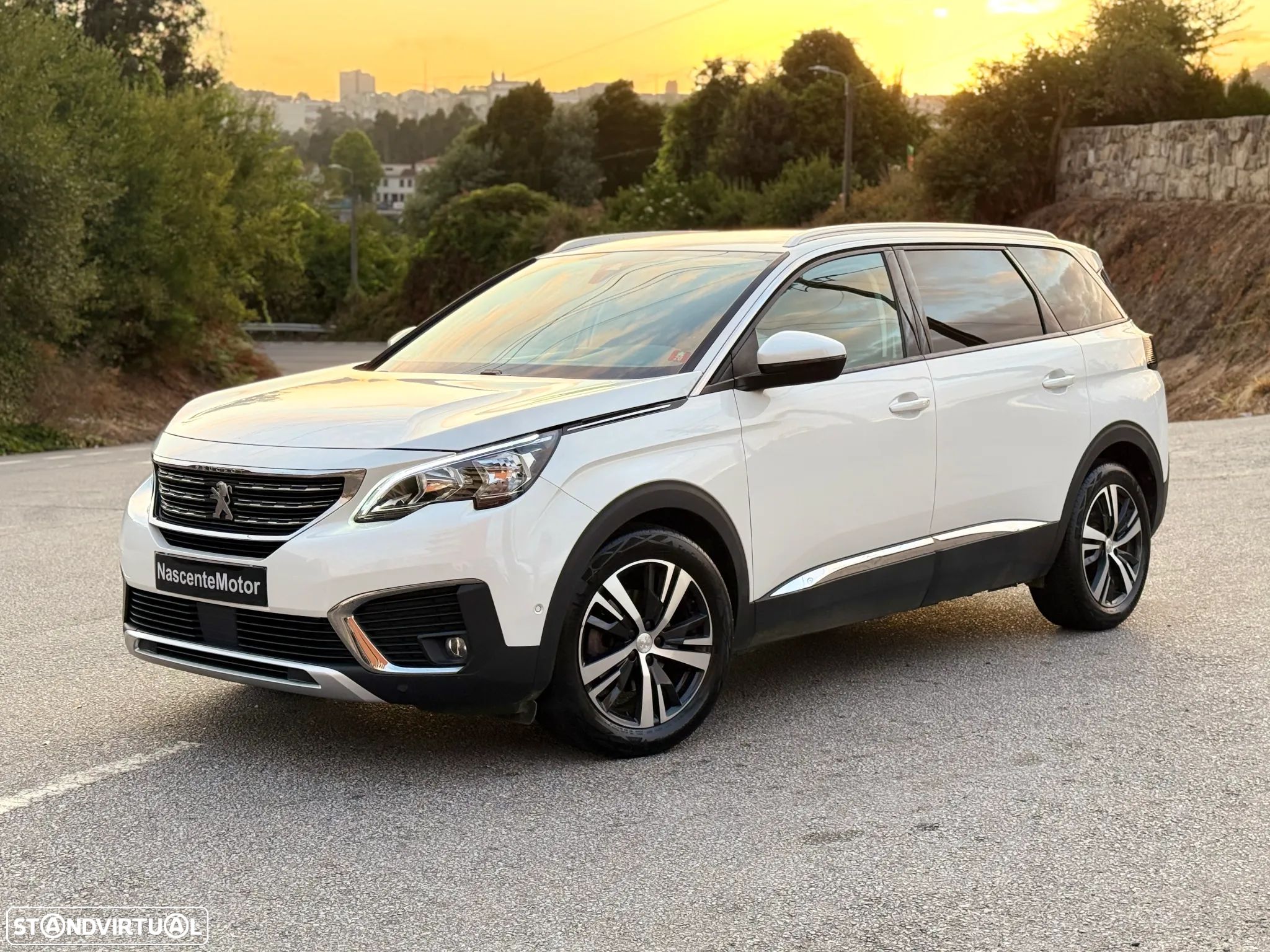 Peugeot 5008 1.2 PureTech Allure Pack - 1